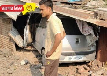 विचित्र अपघात : पहाटेच्या सुमारास भरधाव कार थेट घुसली घरात !