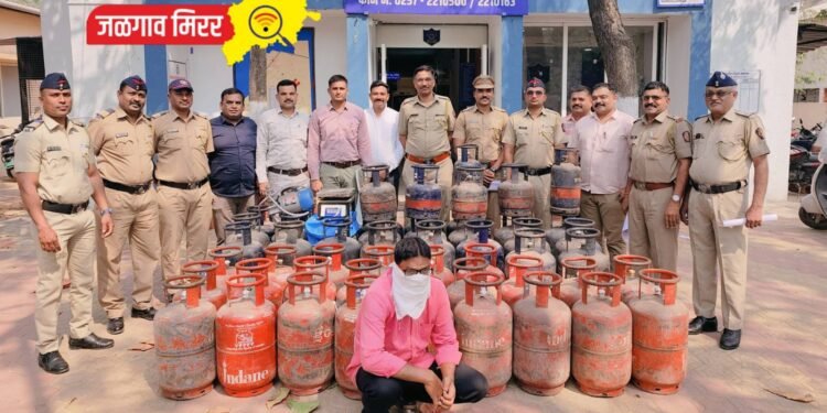 जळगावात गौमांस कत्तल-विक्री करणाऱ्या तिघाना ठोकल्या बेड्या !