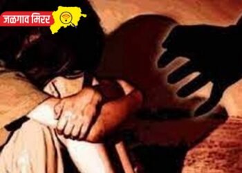 पती व मुलाला ठार मारण्याची धमकी देत विवाहितेवर अत्याचार !