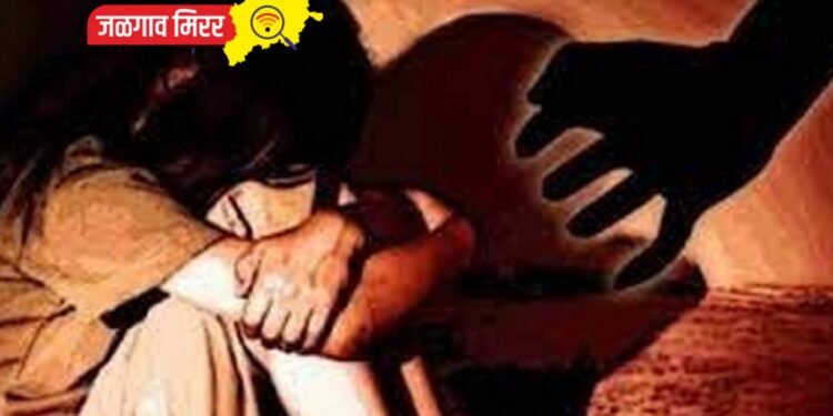 पती व मुलाला ठार मारण्याची धमकी देत विवाहितेवर अत्याचार !