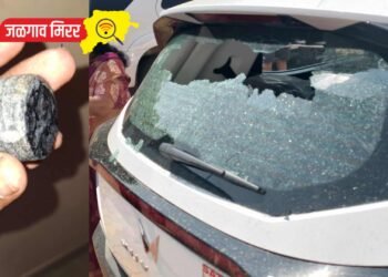 अयोध्या नगरात मध्यरात्री अनोळखीने फोडले चारचाकीचे काच !