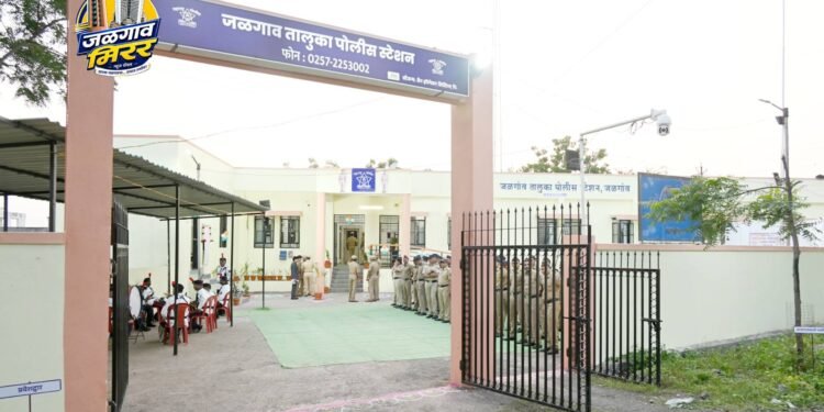 वाळू तस्करांवर तालुका पोलिसांचा दणका; विनापरवाना वाहतूक करणारे दोन पिकअप जप्त !